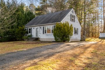 16 Picard Cir, Easthampton