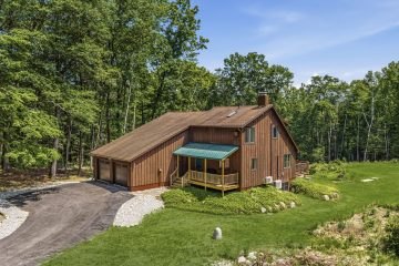 302 Main Rd, Westhampton