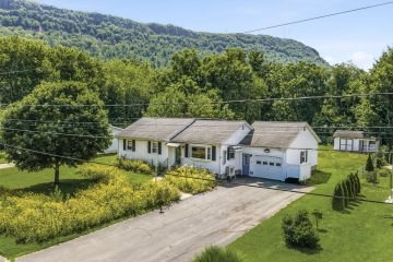 8 Richardson Cir, Easthampton
