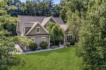 17 Bissonnette Cir, Southampton